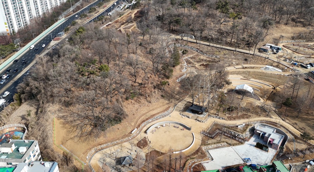 연수구가 수십 년간 방치된 장기 미집행 도시계획시설을 잇달아 정비하며 ‘녹색 도시’로의 변모를 꾀하고 있다